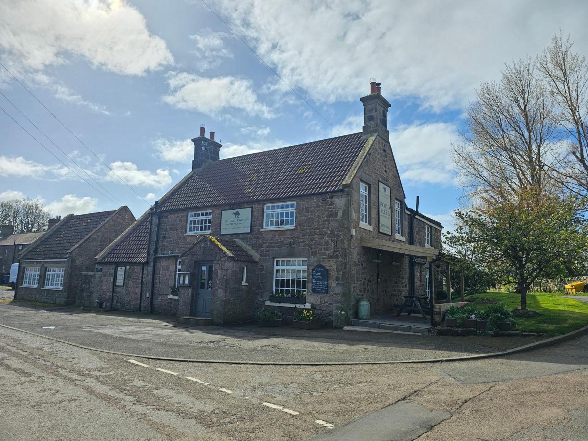 The Pack Horse Inn Chathill Exterior photo